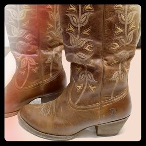 Ariat cowgirl boots